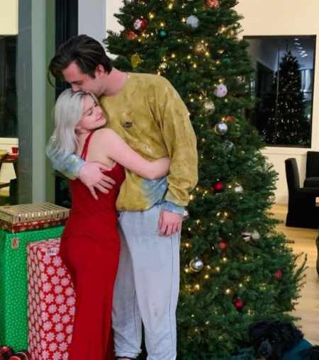 Ariel Winter spending Christmas Holiday with her boyfriend, Luke Benward