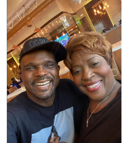 Darius McCrary with his on-screen mother, Jo Marie Payton