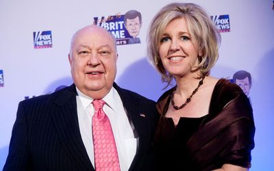 Roger Ailes's wife Elizabeth Tilson supportive of her husband despite Gretchen Carlson's accusation